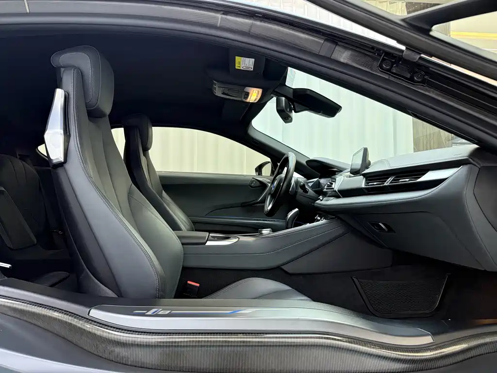 BMW i8 2014 standard model купить на сайте DeffCars