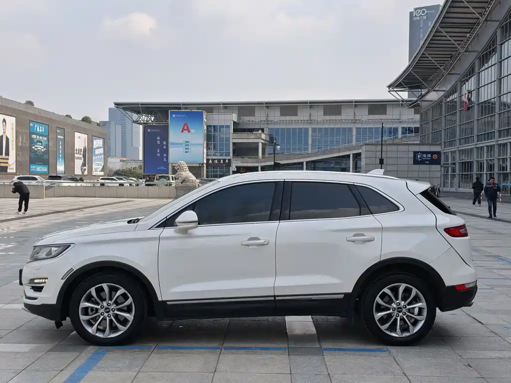 Lincoln MKC 2017 2.0T four-wheel drive premium version купить на сайте DeffCars