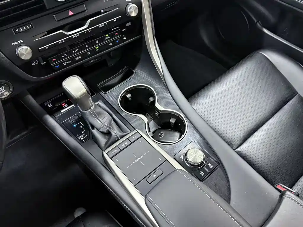 Lexus RX 2020 300 2WD Elite Edition National VI купить на сайте DeffCars