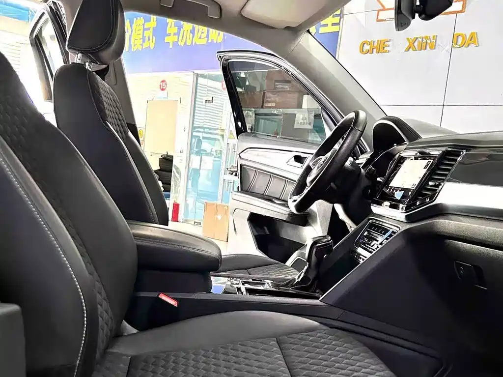 Touron 2020 Touron X 330TSI two-wheel drive luxury version купить на сайте DeffCars