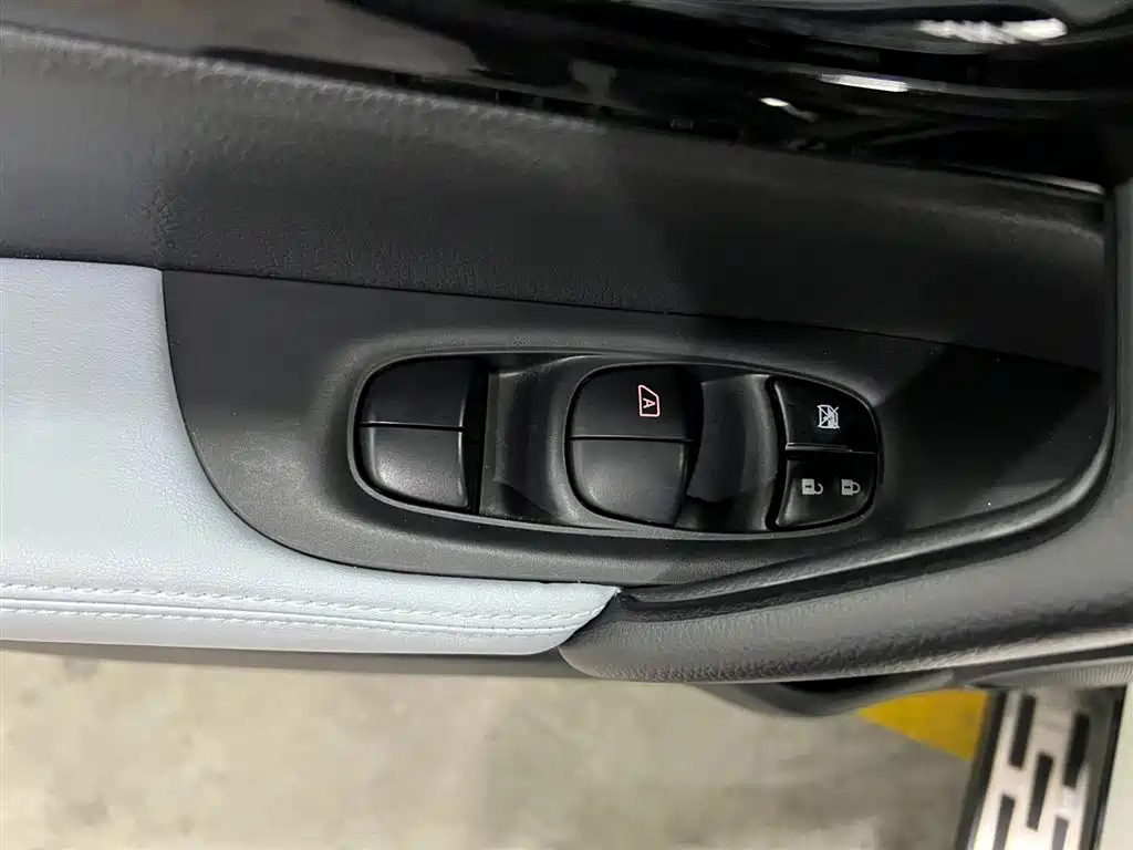 Qashqai 2025 Honor 2.0L CVT XV+ Leading Edition купить на сайте DeffCars