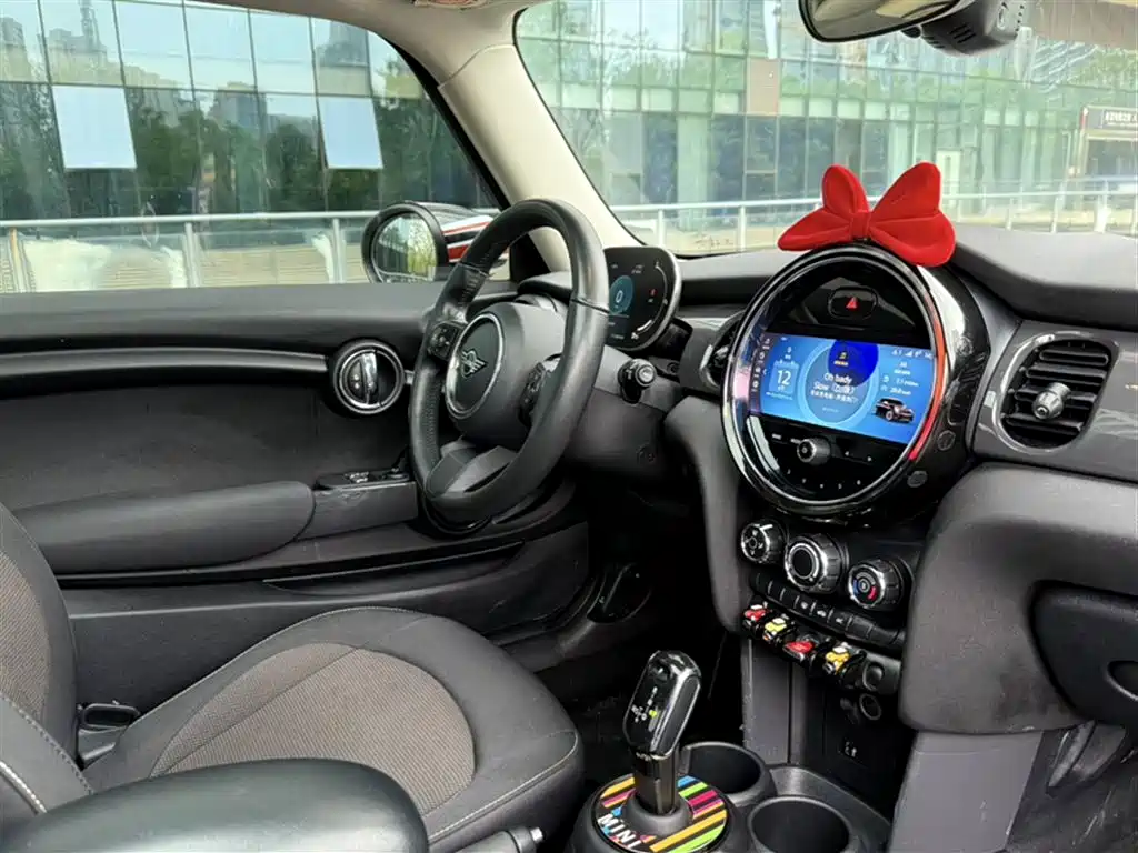 MINI 2023 1.5T ONE купить на сайте DeffCars