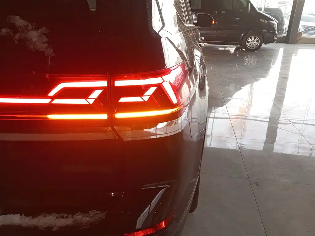 Touron 2022 330TSI two-wheel drive luxury version купить на сайте DeffCars
