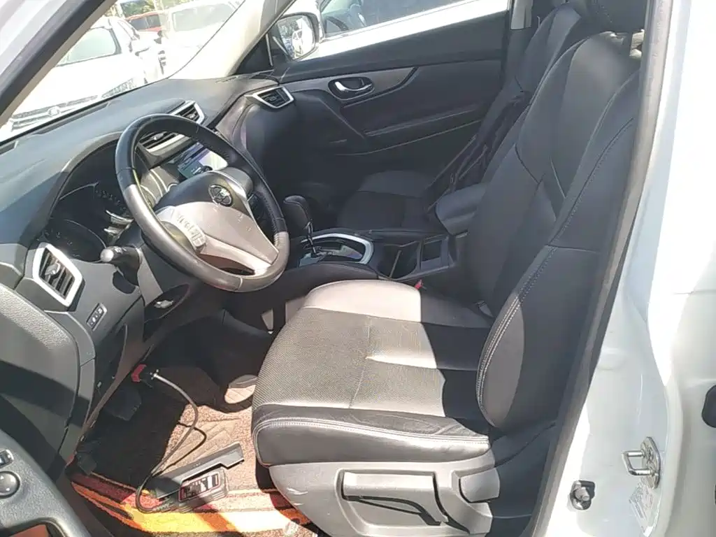 X-Trail 2014 2.0L CVT Comfort Edition 2WD купить на сайте DeffCars
