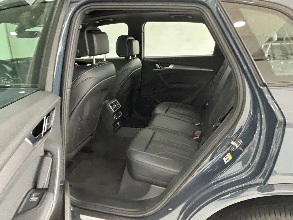Audi Q5L 2025 45 TFSI luxury and dynamic model купить на сайте DeffCars