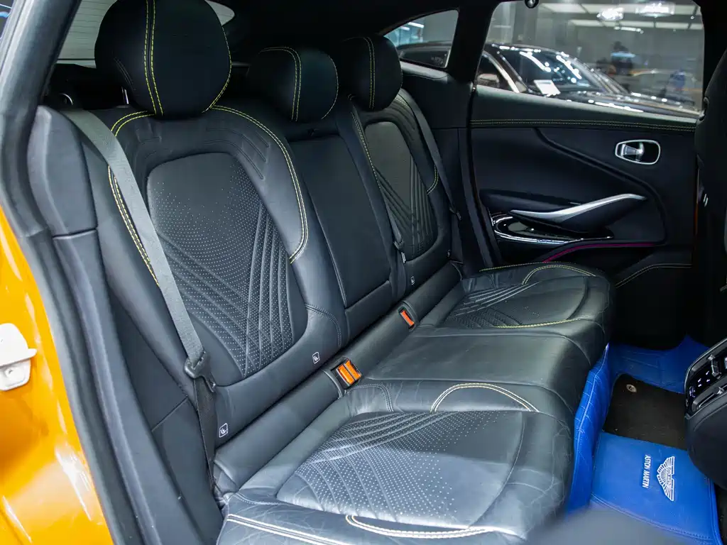 Aston Martin DBX 2022 3.0T STRAIGHT-SIX купить на сайте DeffCars