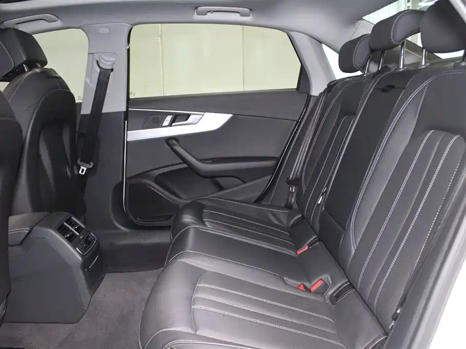Audi A4L 2024 40 TFSI Fashionable and Dynamic купить на сайте DeffCars