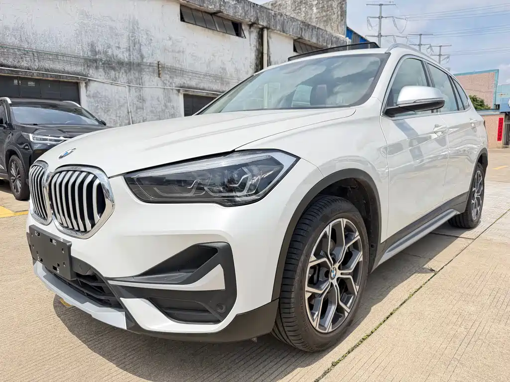 BMW X1 2022 sDrive20Li Exclusive Model купить на сайте DeffCars