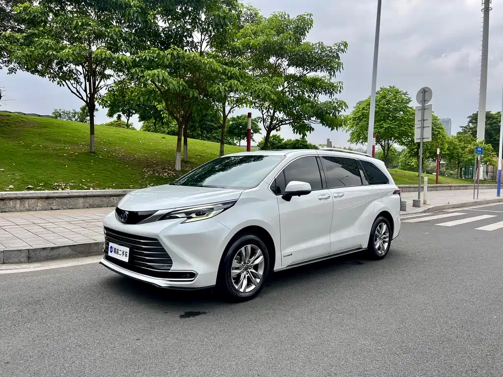 SIENNA 2021 2.5L Hybrid Extreme Edition купить на сайте DeffCars
