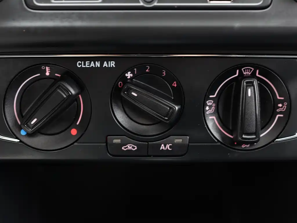 Polo 2016 1.6L automatic comfort model купить на сайте DeffCars