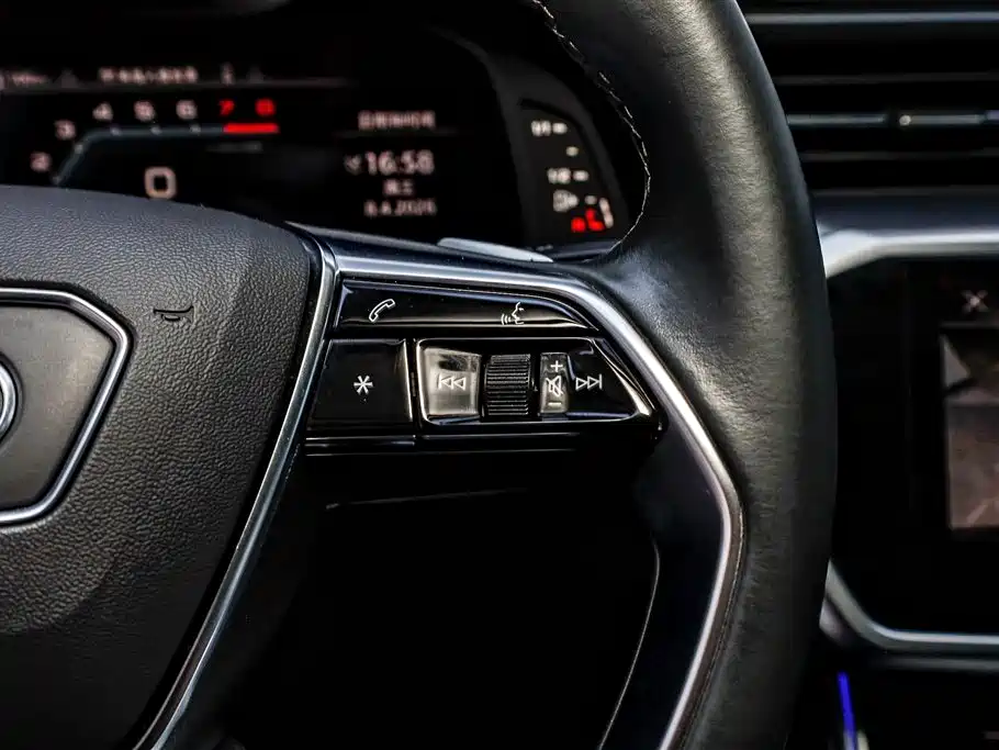 Audi A7L 2024 45TFSI S-line Dream Building Liquid Crystal Package купить на сайте DeffCars