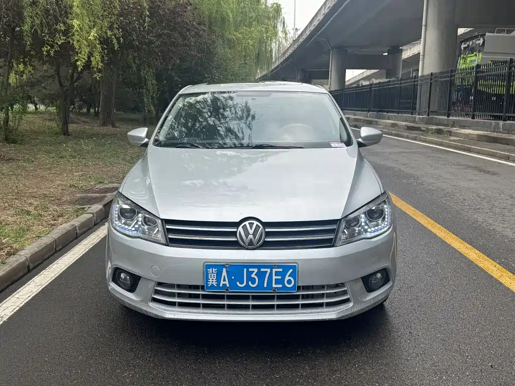 Jetta 2013 1.6L manual luxury model купить на сайте DeffCars