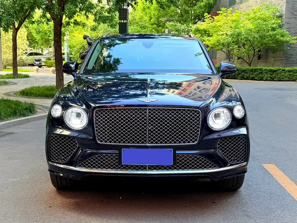 Bentayga 2022 4.0T V8 купить на сайте DeffCars
