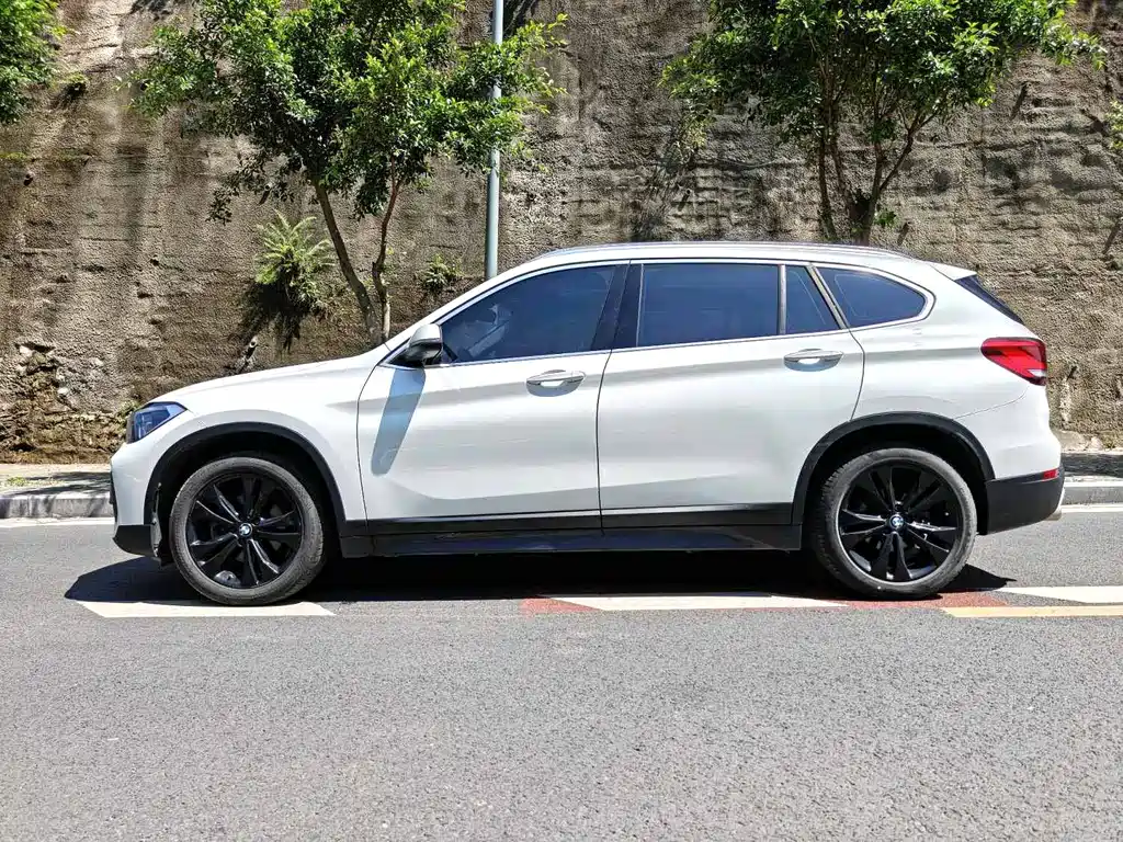 BMW X1 2020 sDrive20Li Fashion Model купить на сайте DeffCars