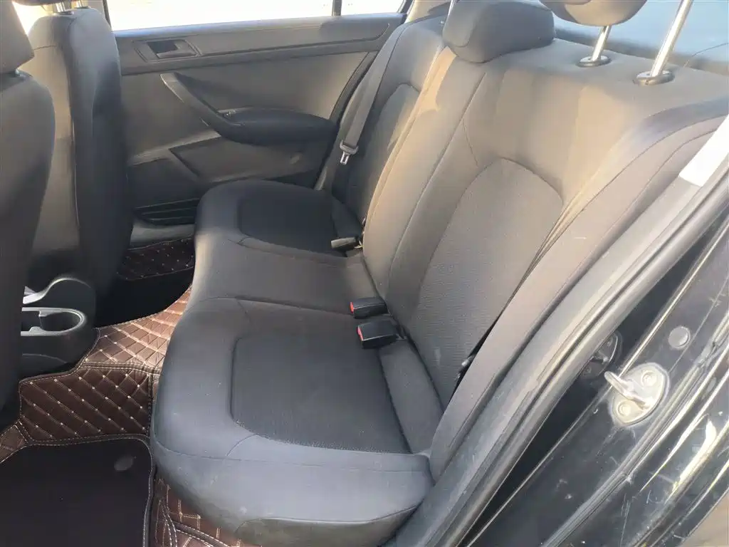 Santana 2015 1.4L Manual Fashion Edition купить на сайте DeffCars