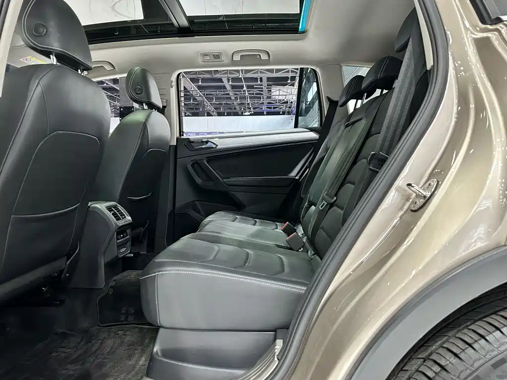 Tiguan L 2018 facelift 330TSI automatic two-wheel drive luxury version купить на сайте DeffCars