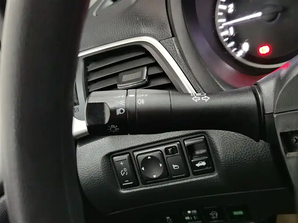 Sylphy 2021 Classic 1.6XE CVT Exclusive Edition купить на сайте DeffCars