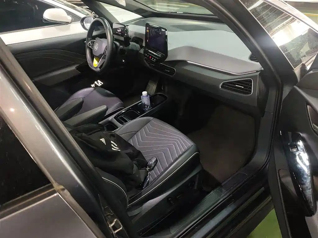 Volkswagen ID.3 2023 upgraded model pure smart version купить на сайте DeffCars