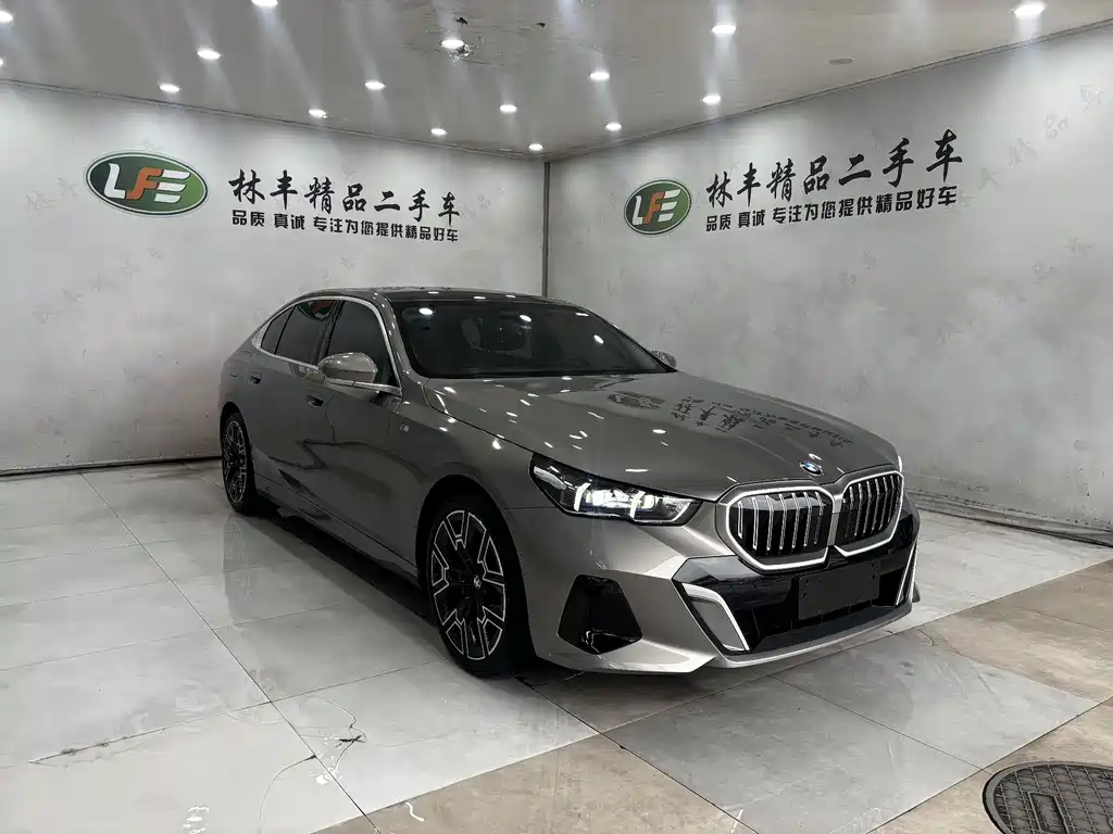 BMW 5 Series 2024 530Li Exclusive M Sports Package купить на сайте DeffCars