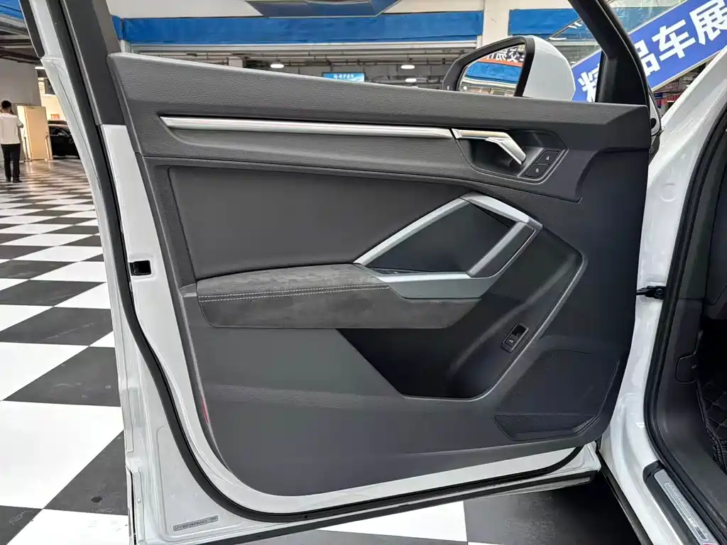 Audi Q3 Sportback 2020 40 TFSI Fashion купить на сайте DeffCars