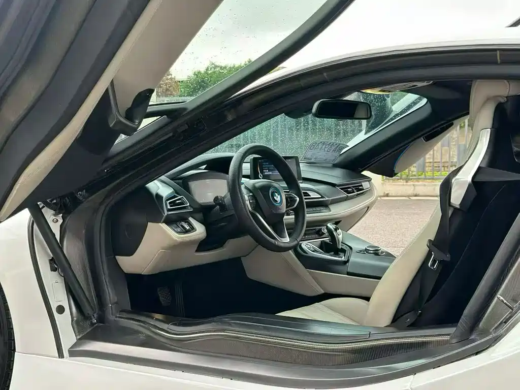 BMW i8 2014 standard model купить на сайте DeffCars