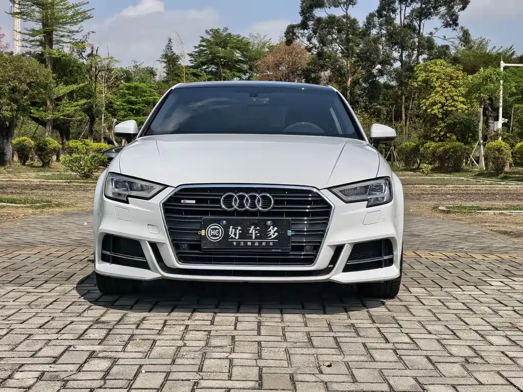 Audi A3 2019 Limousine 40 TFSI Sports National V купить на сайте DeffCars