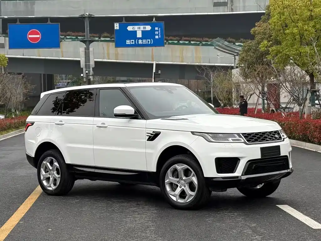 Range Rover Sport New Energy 2019 P400e HSE купить на сайте DeffCars