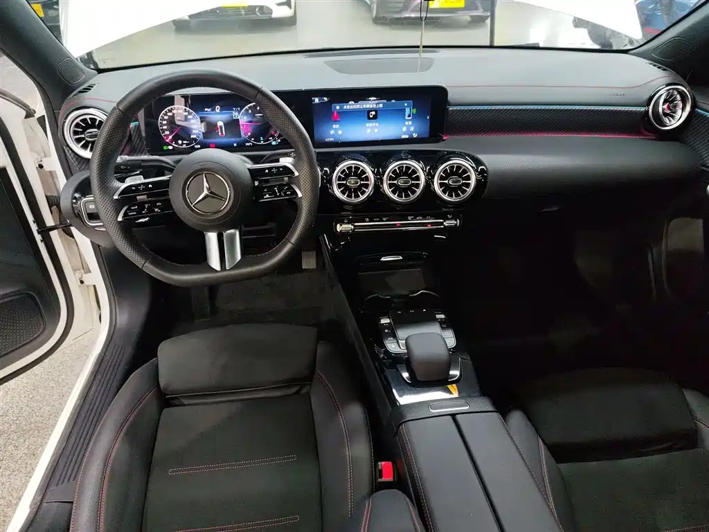 Mercedes-Benz A-Class 2024 A 200 L Fashion купить на сайте DeffCars