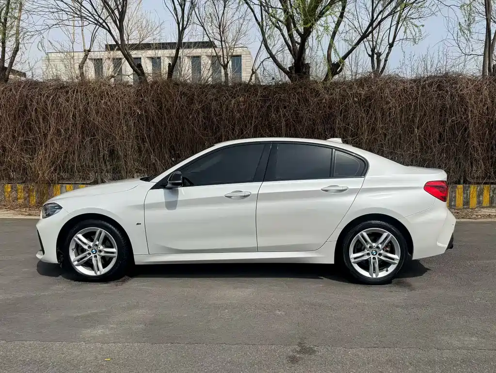 BMW 1 Series 2022 120i M Sports Night Edition купить на сайте DeffCars