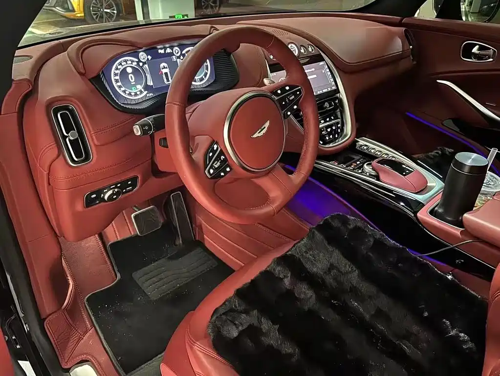 Aston Martin DBX 2022 4.0T V8 купить на сайте DeffCars