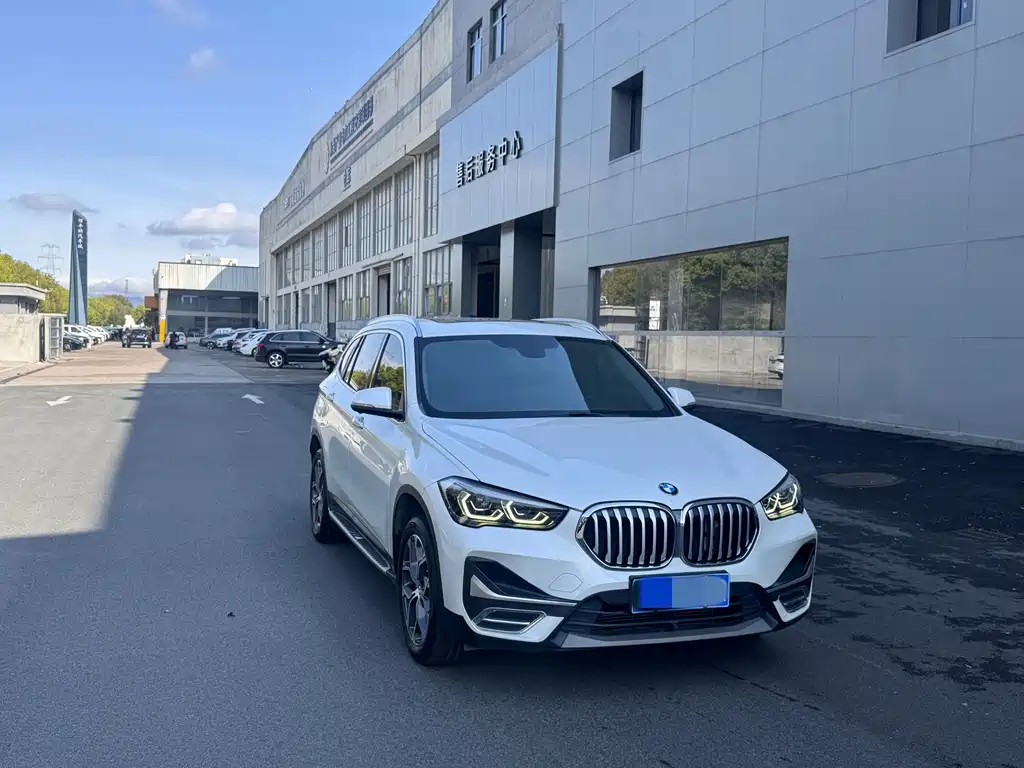 BMW X1 2021 sDrive25Li Leading Model купить на сайте DeffCars