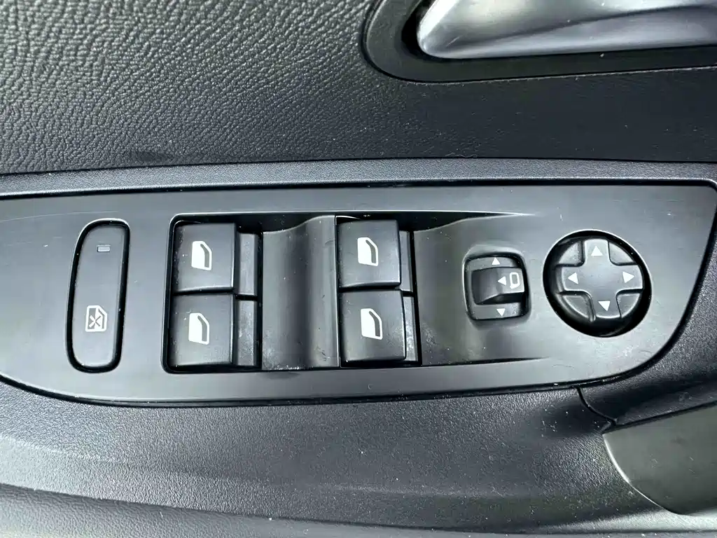 Peugeot 2008 2022 230THP THE ONE купить на сайте DeffCars