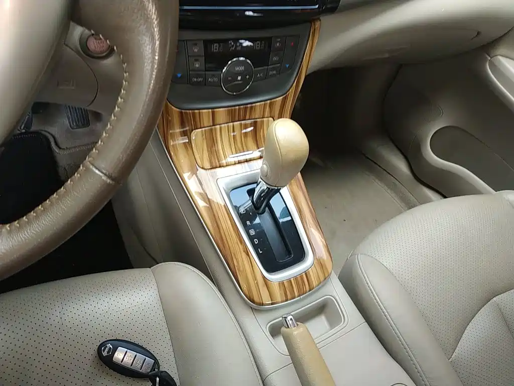 Sylphy 2014 1.6XV CVT Exclusive Edition купить на сайте DeffCars