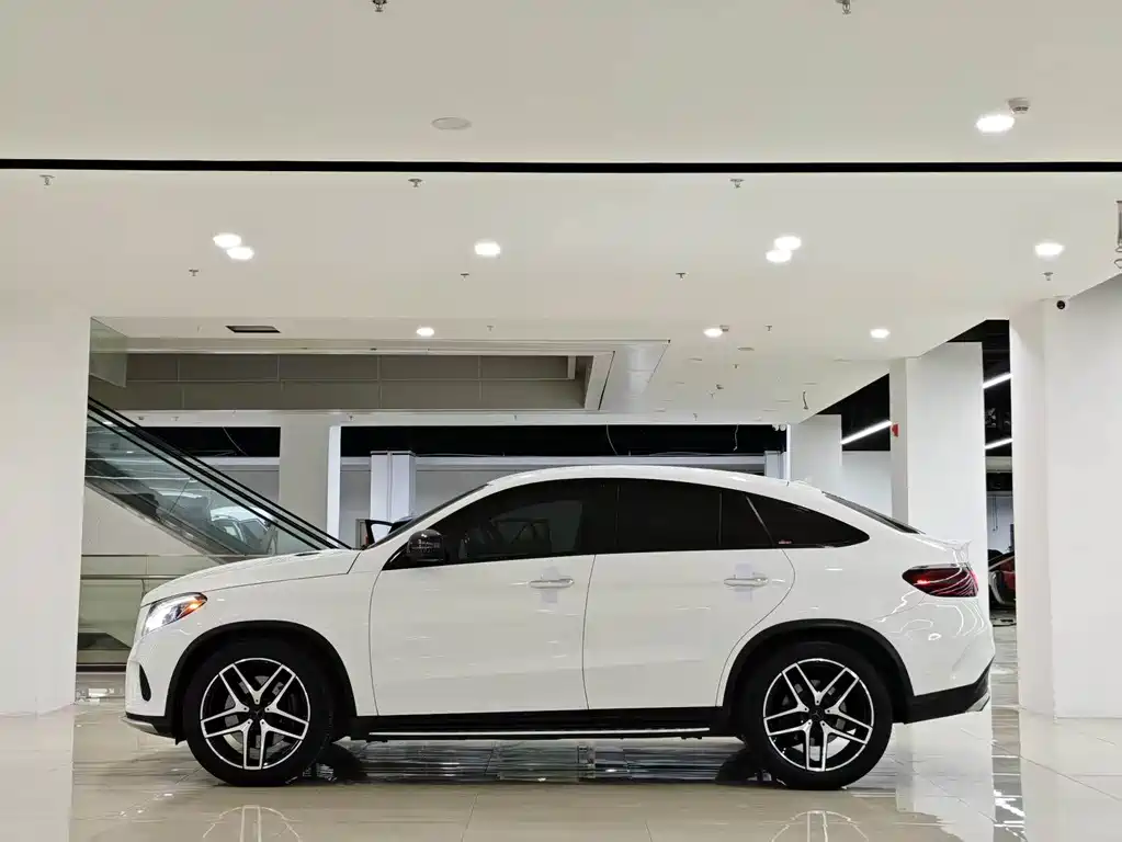 Mercedes-Benz GLE Coupe AMG 2017 AMG GLE 43 4MATIC Coupe SUV купить на сайте DeffCars