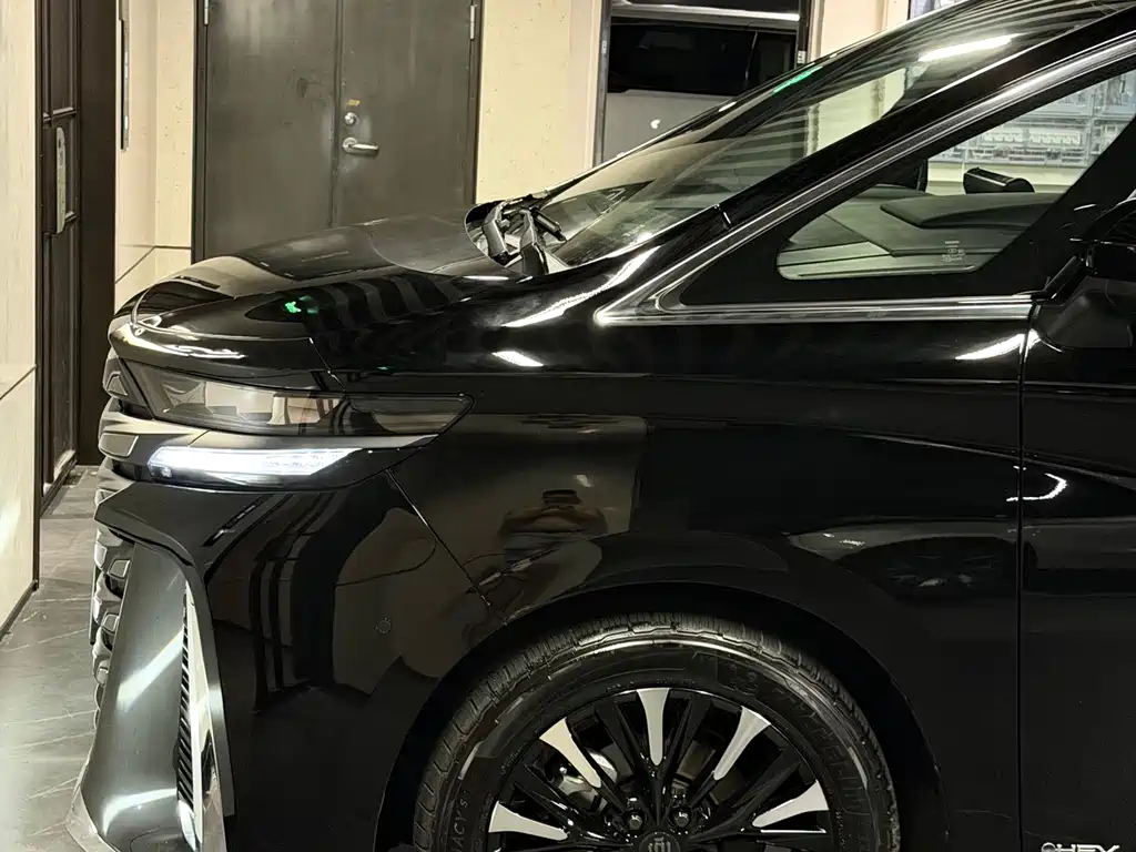 Wilfa 2025 Crown Dual Engine 2.5L Black Gold Executive Edition купить на сайте DeffCars