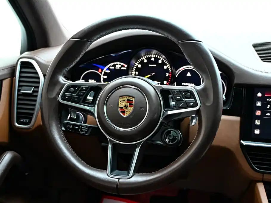 Cayenne New Energy 2023 Cayenne E-Hybrid 2.0T Platinum Edition купить на сайте DeffCars