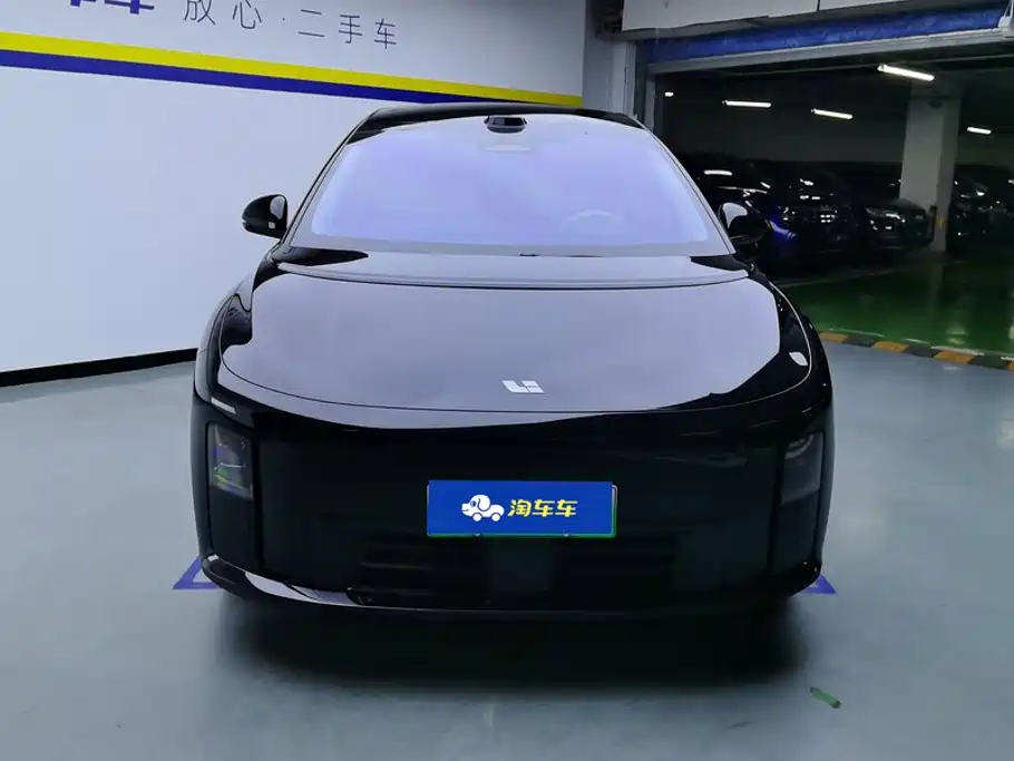 Ideal i8 2025 Standard Edition купить на сайте DeffCars