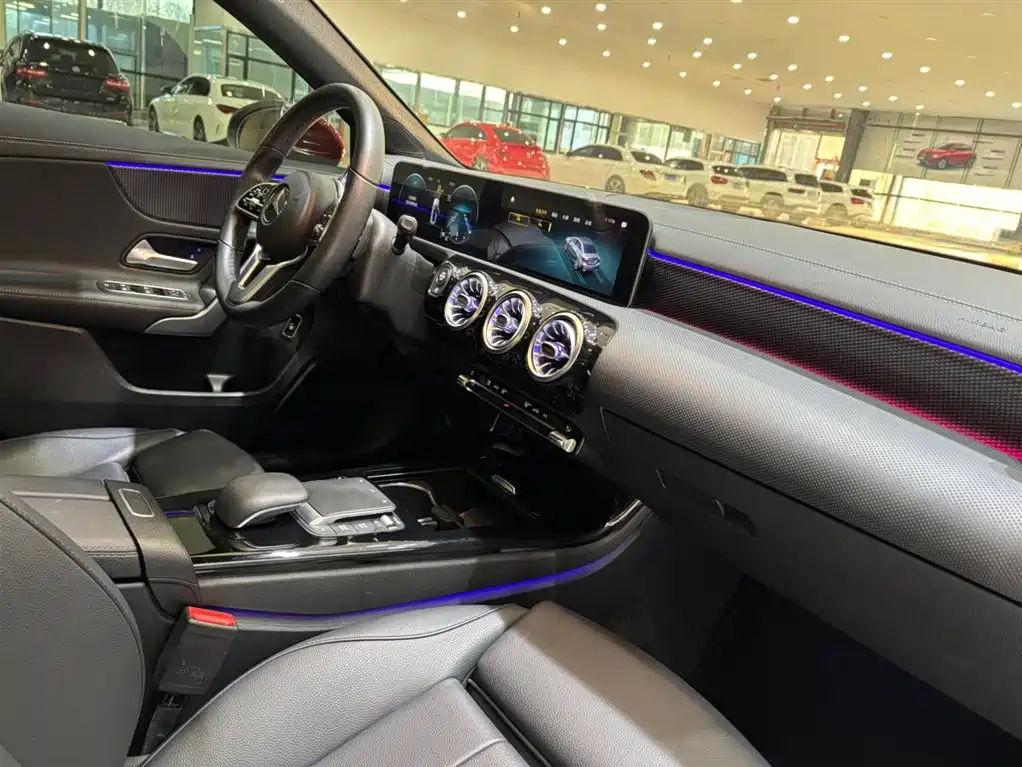 Mercedes-Benz A-Class 2020 Facelift A 200 L Sports Sedan Dynamic Type купить на сайте DeffCars