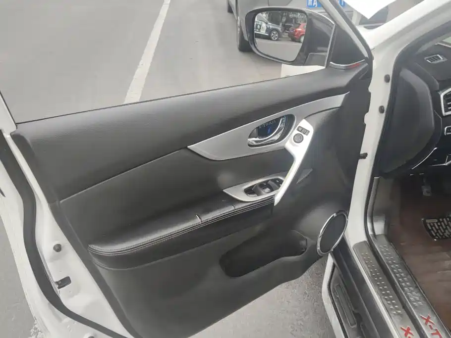 X-Trail 2014 2.5L CVT Advanced Edition 4WD купить на сайте DeffCars