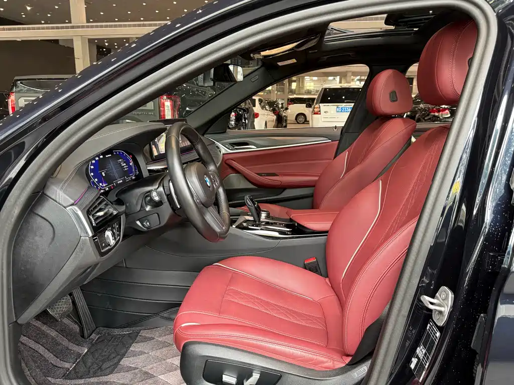 BMW 5 Series 2023 facelift 530Li leading M sports package купить на сайте DeffCars