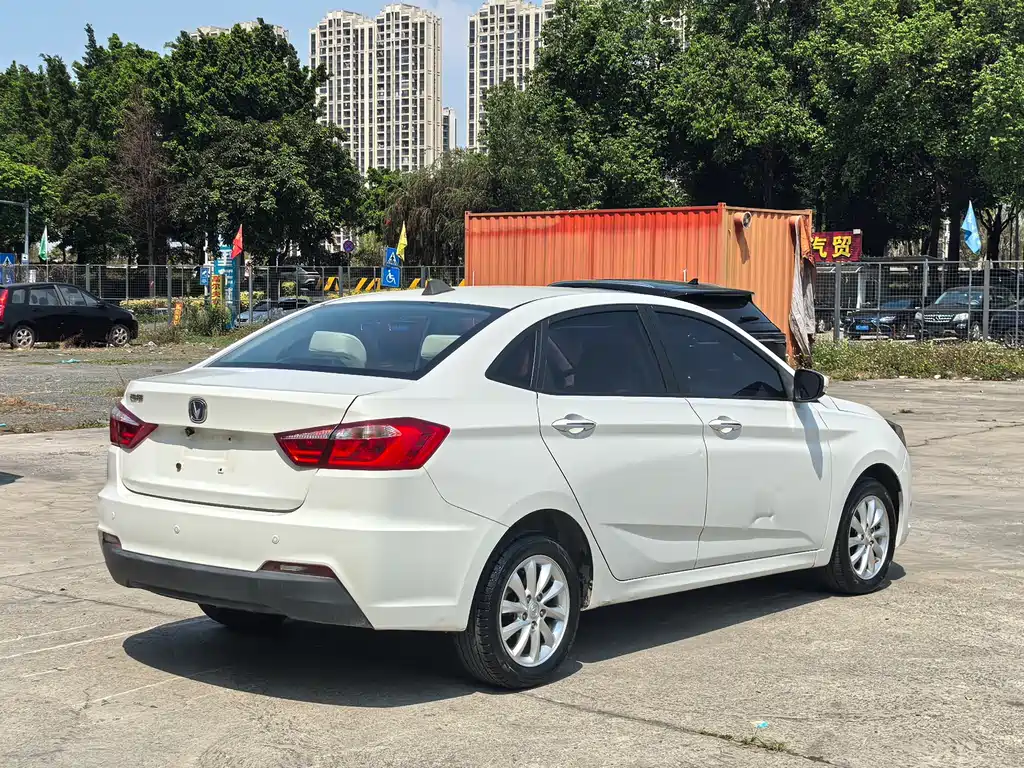 Yuexiang V7 2016 1.6L Manual Enjoyment Type National IV купить на сайте DeffCars