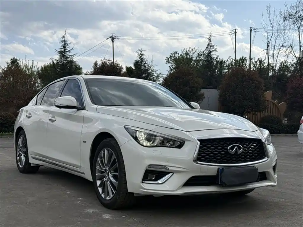 Infiniti Q50L 2018 2.0T Premium Edition National VI купить на сайте DeffCars
