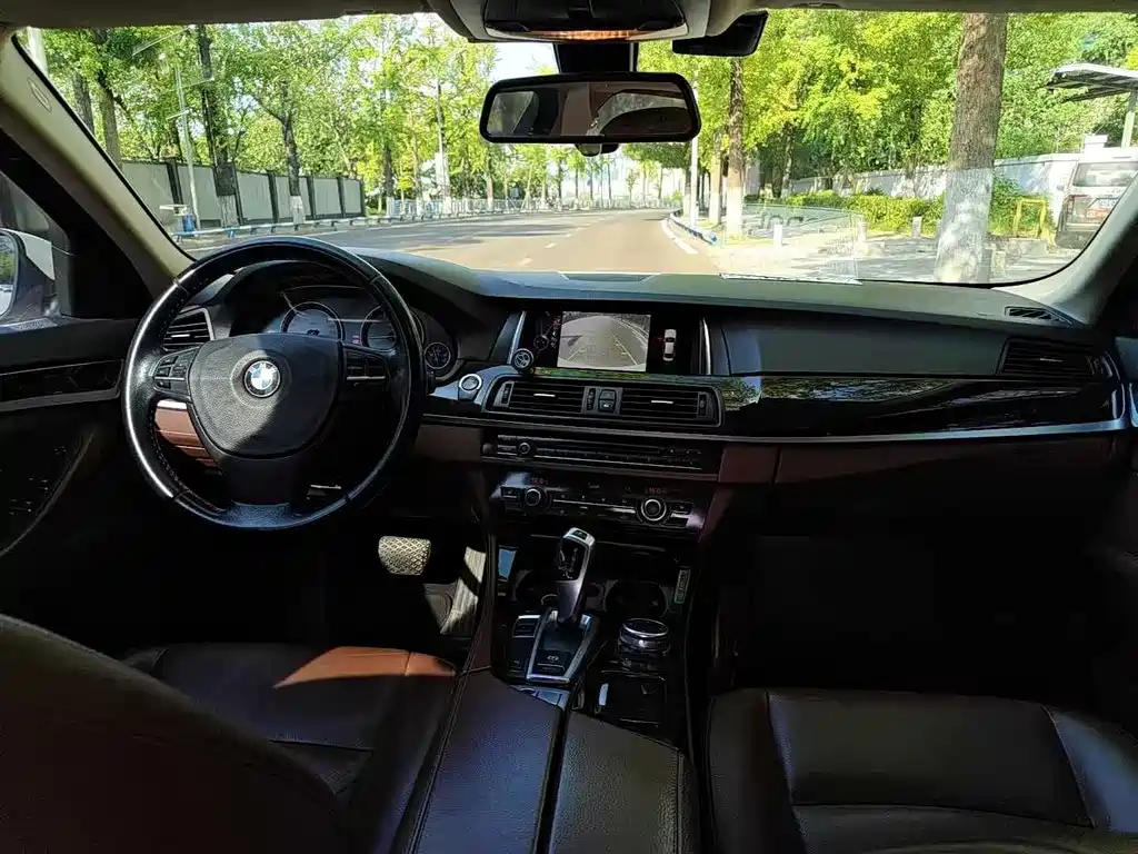 BMW 5 Series 2014 525Li Leading Model купить на сайте DeffCars