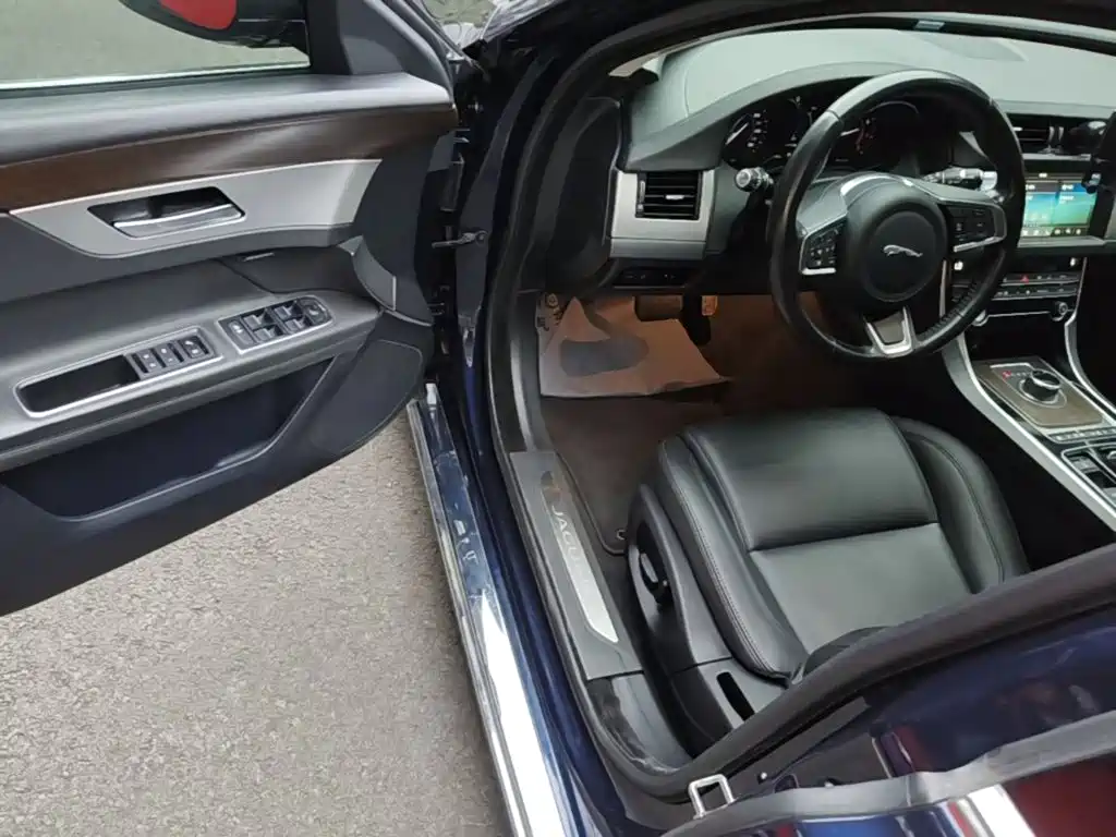 Jaguar XFL 2019 XFL 2.0T 200PS 2WD Elite Edition купить на сайте DeffCars