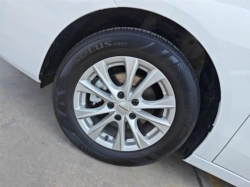 Roewe i5 2023 1.5L CVT Deluxe Edition купить на сайте DeffCars