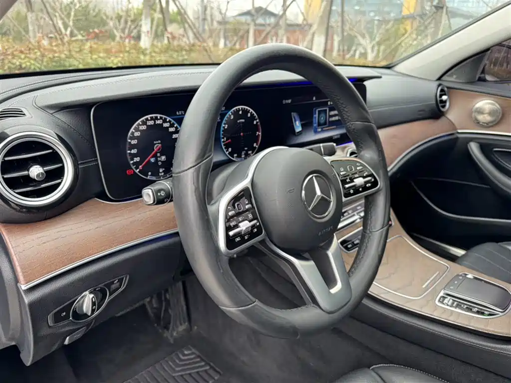Mercedes-Benz E-Class 2020 E 260 L купить на сайте DeffCars