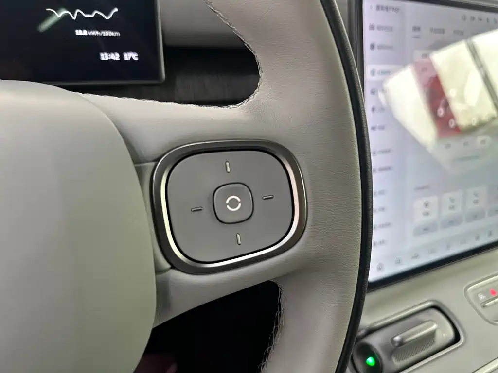 NIO ES6 2023 model 75kWh купить на сайте DeffCars