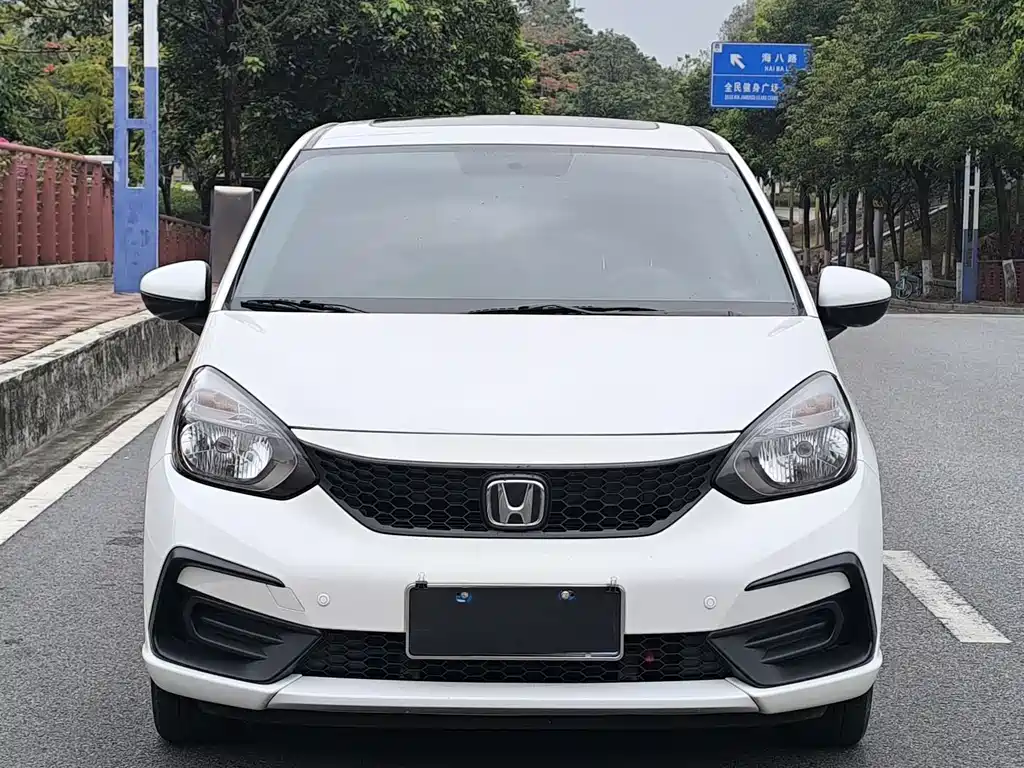Fit 2022 1.5L CVT Trendy Sunroof Edition купить на сайте DeffCars