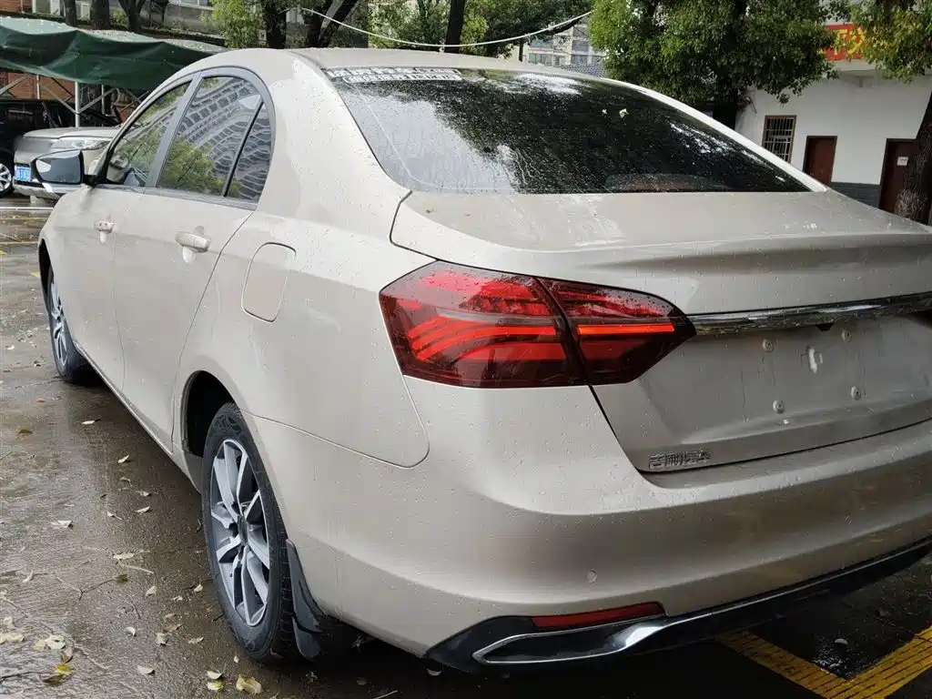 Emgrand 2019 Leading Edition 1.5L CVT upward interconnection type National VI купить на сайте DeffCars