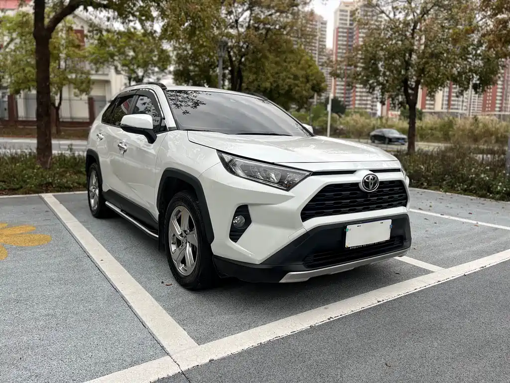 RAV4 Rongfang 2021 2.0L CVT two-wheel drive fashion version купить на сайте DeffCars